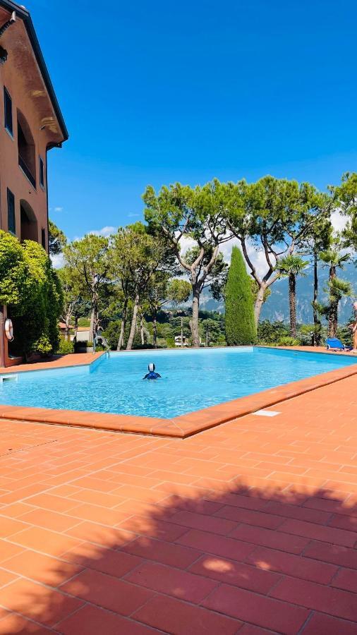 Lake View, Swimming Pool, Tennis Court And Private Parking Mezzegra Ngoại thất bức ảnh
